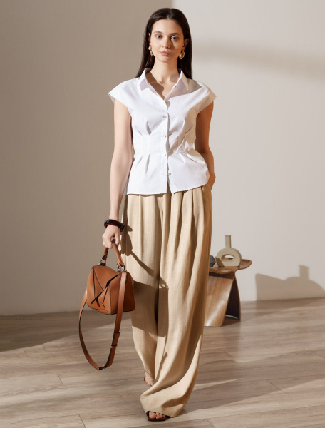 Блузка приталенного кроя с коротким рукавом из легкого хлопкового поплина c эластаном